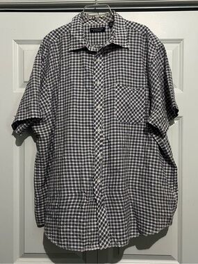Roundtree & Yorke Navy and White Gingham Short-Sleeve Button-Down Shirt